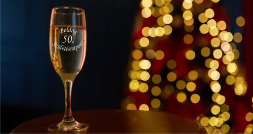 gravírozott üveg Boldog születésnapot! választható számmal - pezsgőspohár