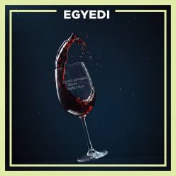 gravírozott fa Borospohár egyedi szöveggel